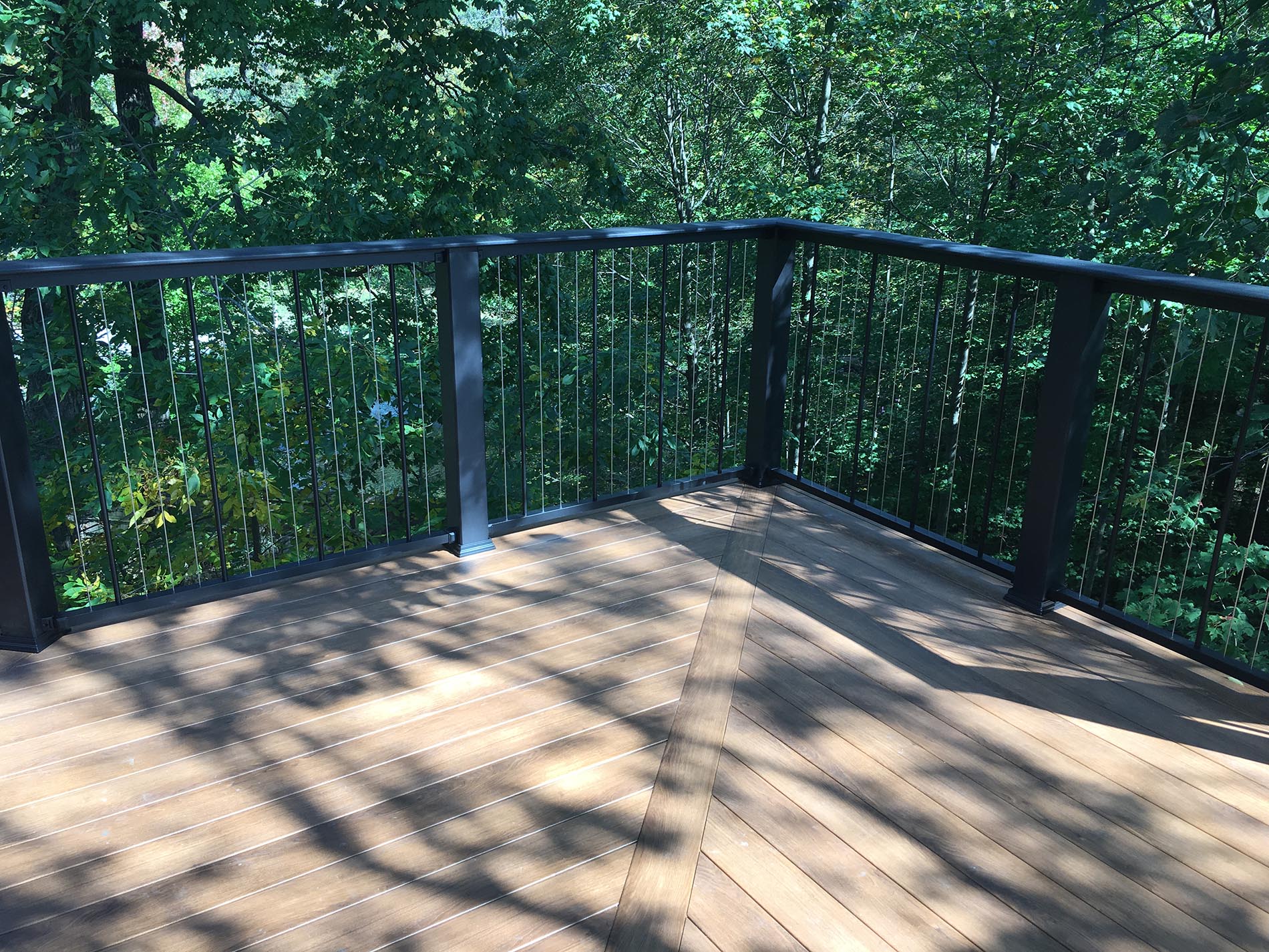 large deck with wire metal rails 11