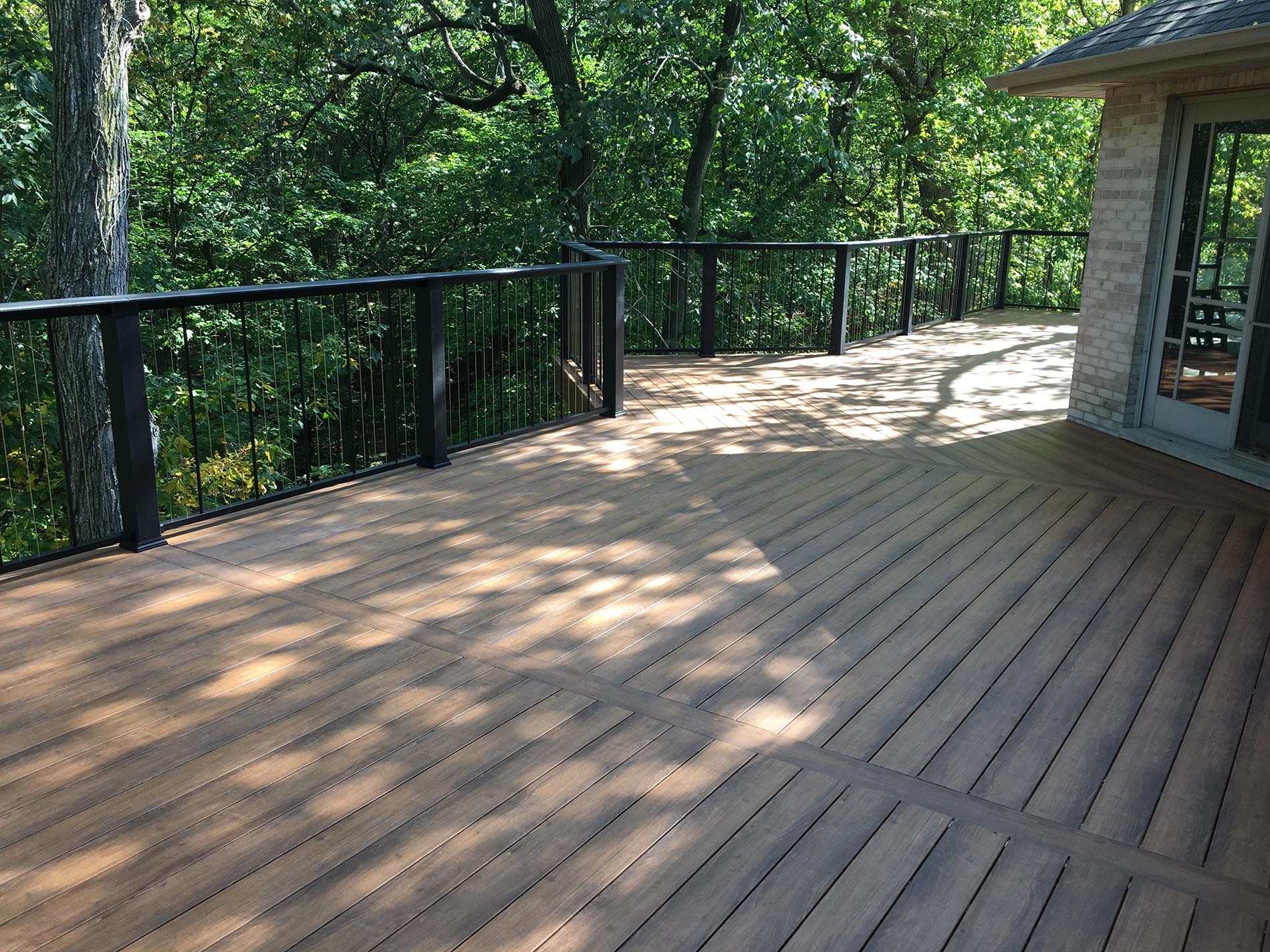 large deck with wire metal rails 14
