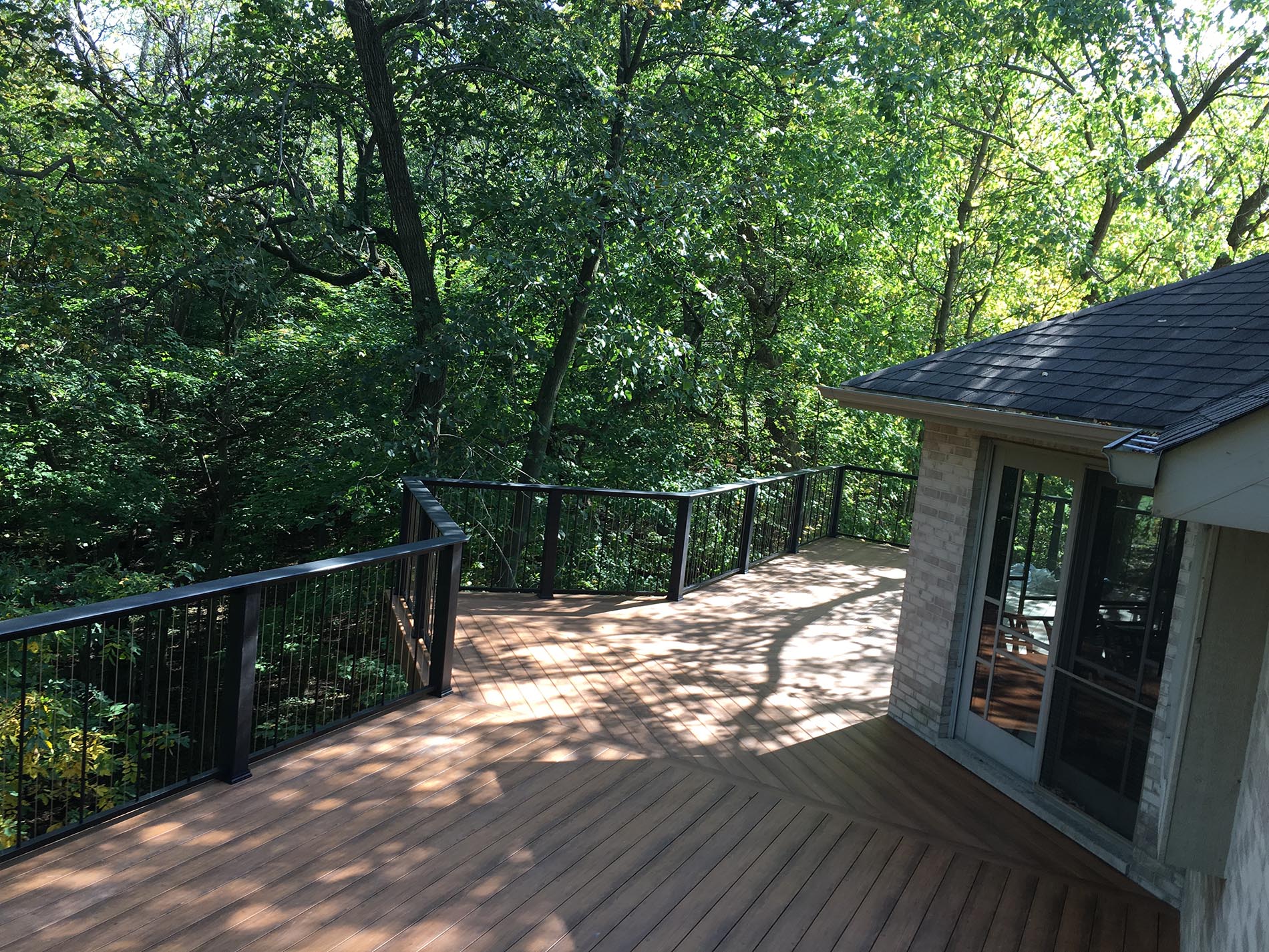 large deck with wire metal rails 16