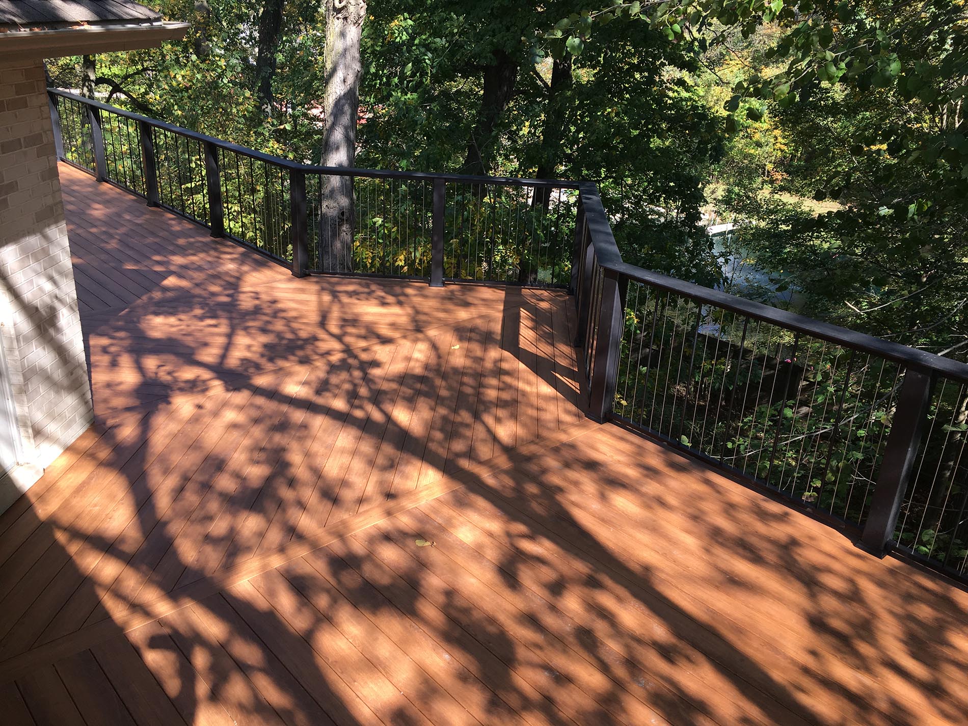 large deck with wire metal rails 2